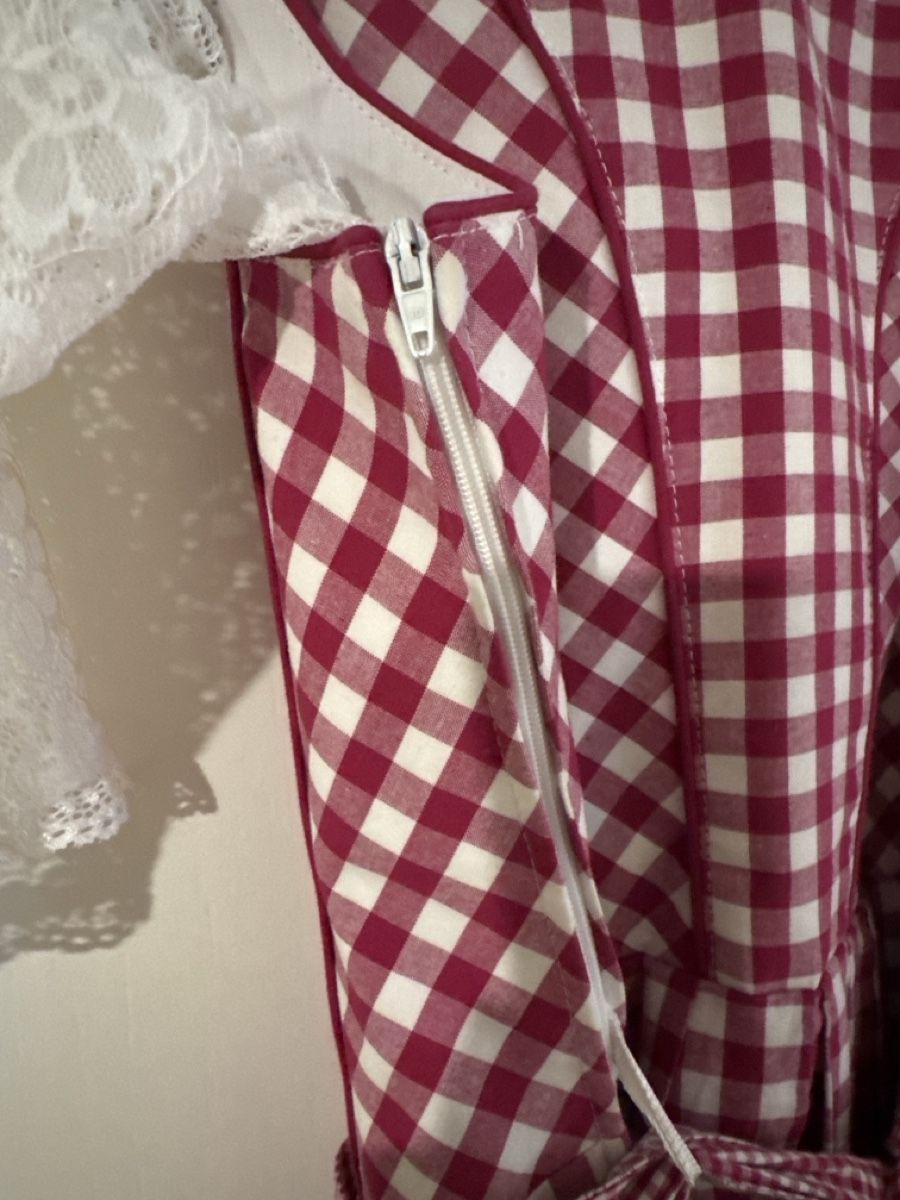Robes: Dirndl Countryside – D'occasion à Hunzenschwil par mila012 2