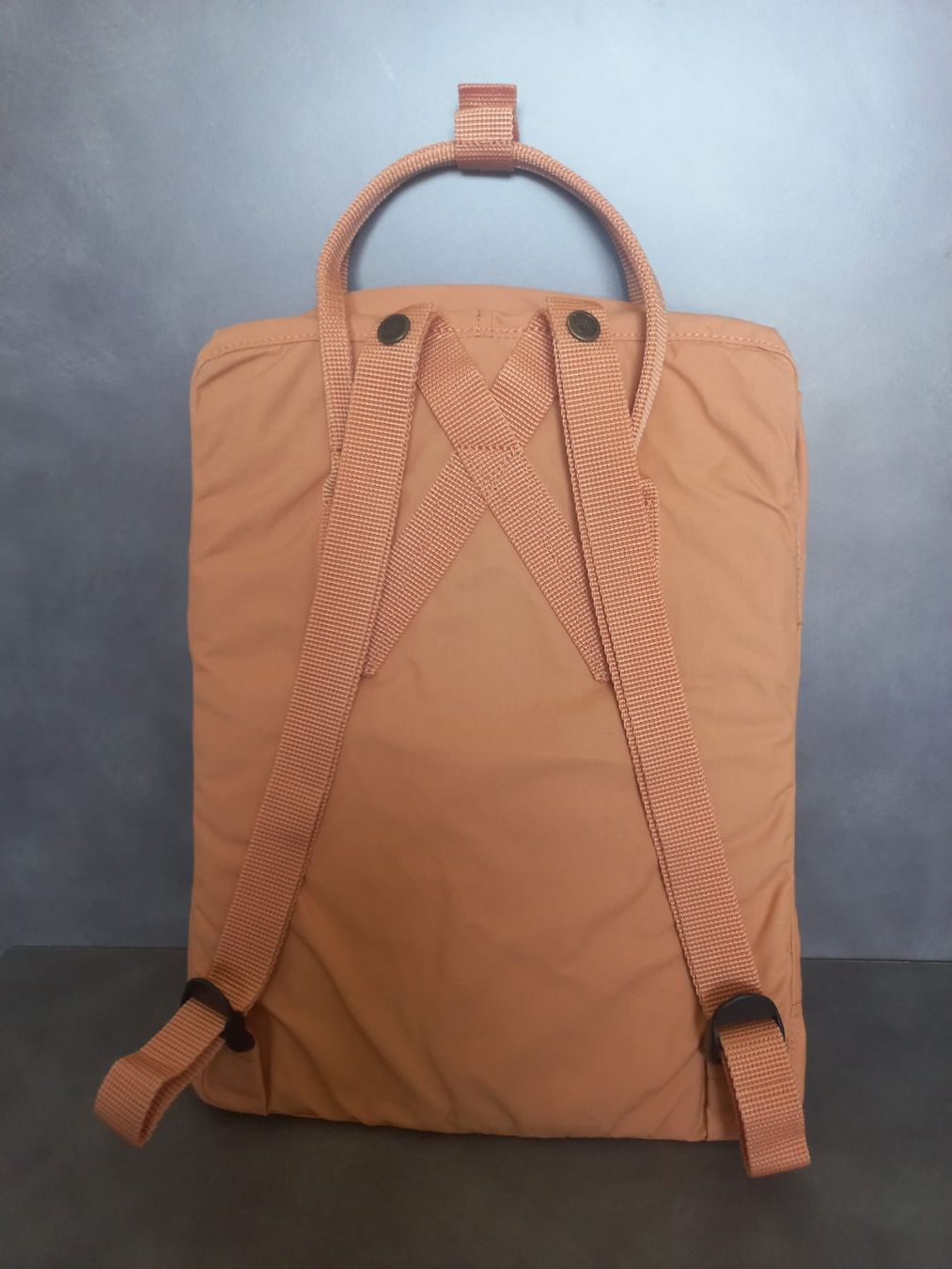 Fjällräven Zaini: Fjällräven Kånken 16L – Difettoso da Collonges-sous-Salève venduto da MERLE385 1