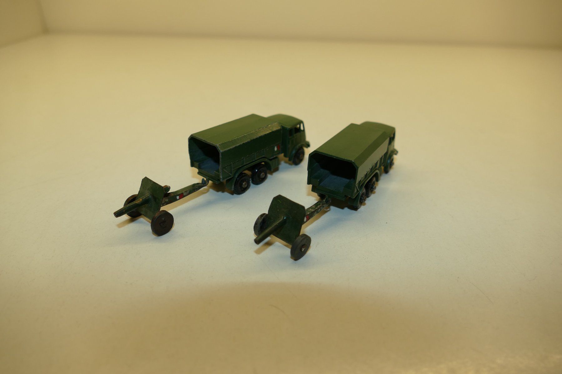 Lesney Modellini d'auto: Lesney: 2xGeneral Service Lorry mit Kanonen – Usato da Niederhasli venduto da rail-duerst 3