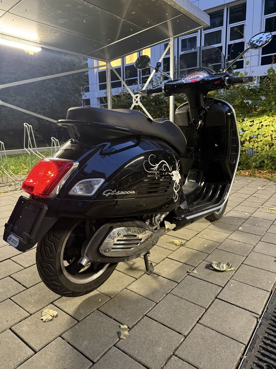 Piaggio Scooter: Piaggio Vespa GTS super 300 – Usato da Winterthur venduto da Fabio_46 6