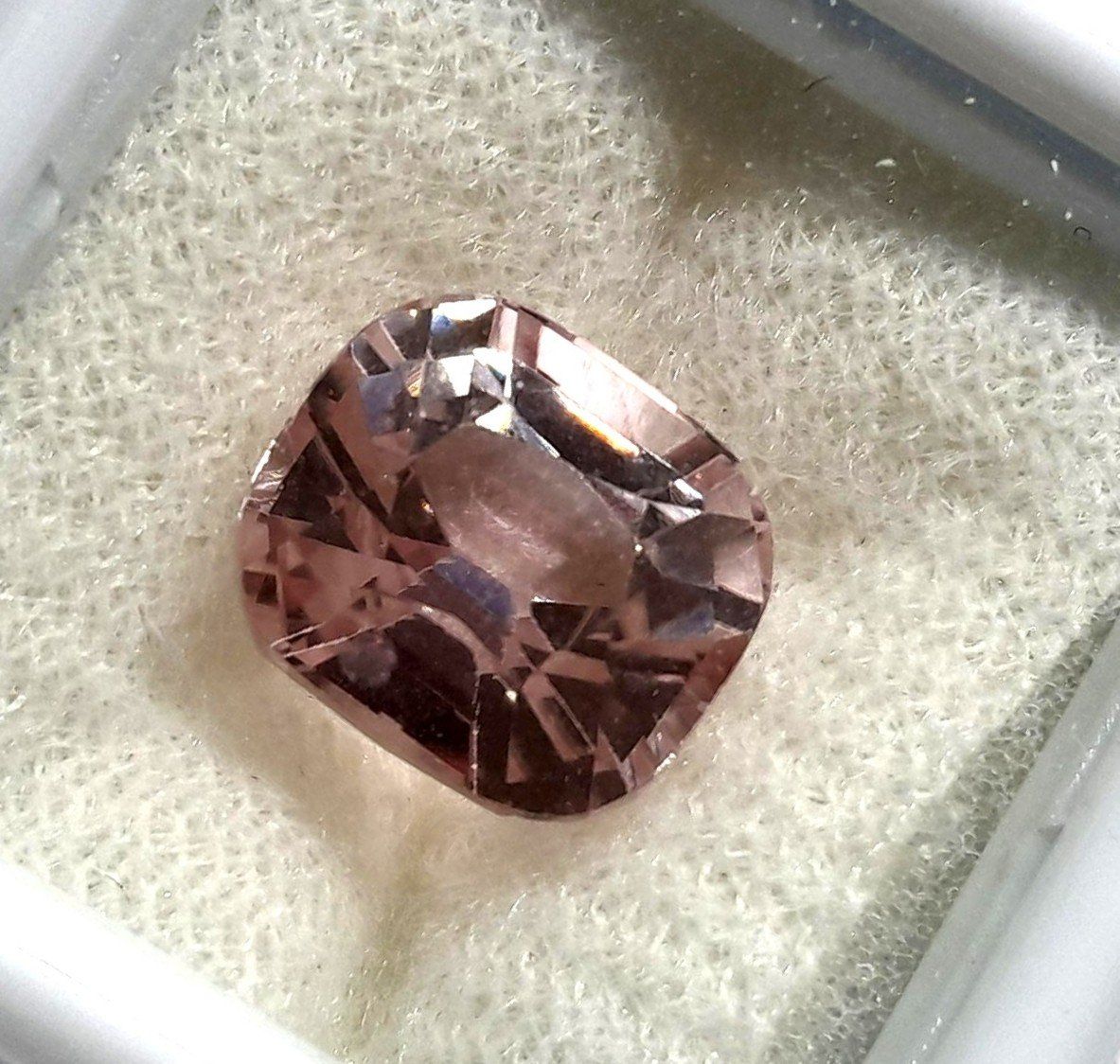 Pietre preziose: SPLENDIDE Kunzite coussin 7.03 ct - CERTIFICAT 703.- Fr – Nuovo (secondo la descrizione) da Grimisuat venduto da Valgem 2