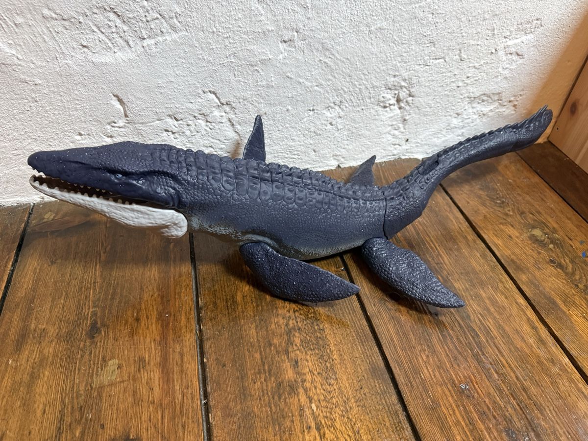 Spielzeuge: Großer Mosasaurus Jurassic World – Gebraucht aus Basel von cel_2tt6