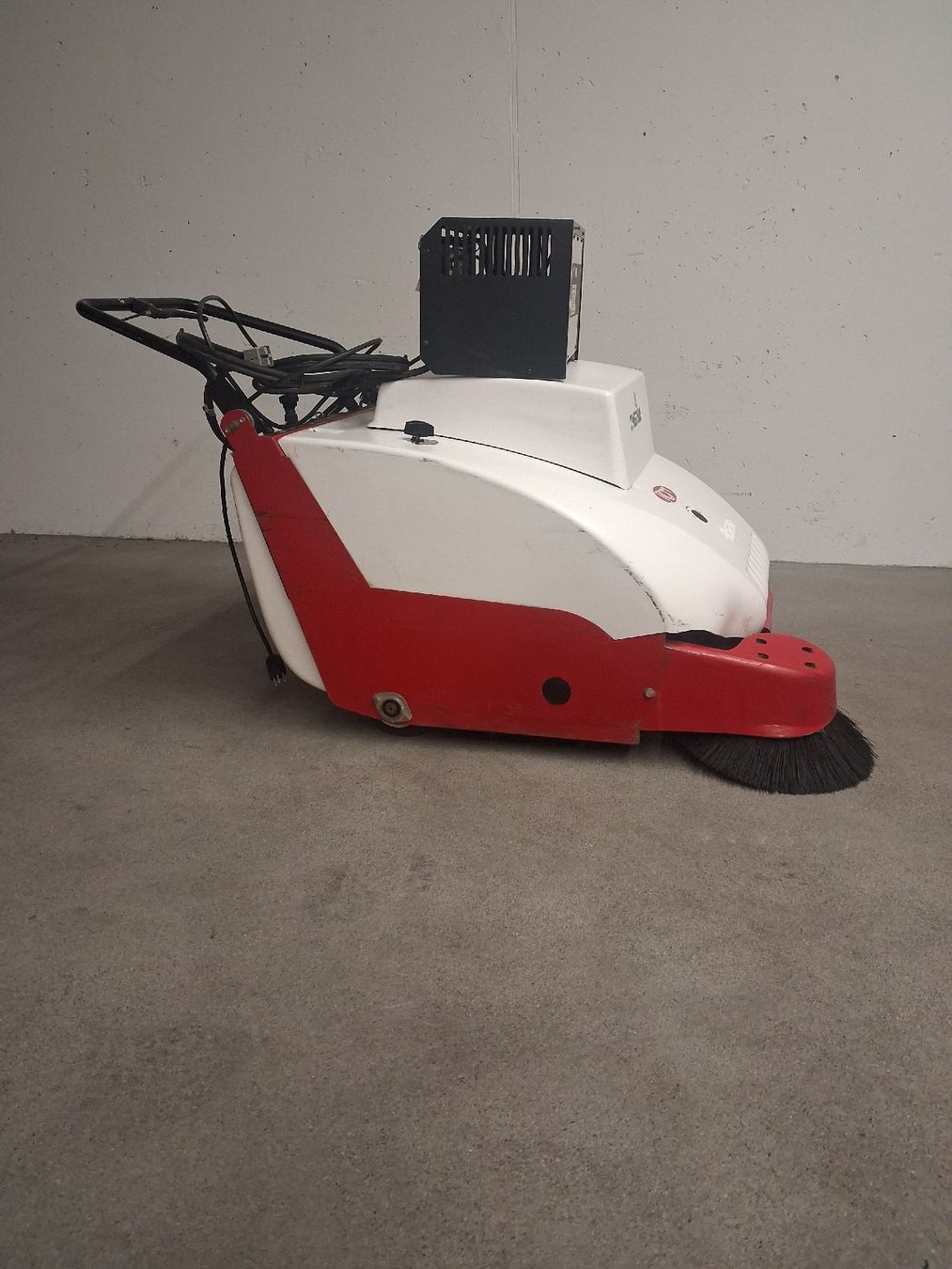 Altro in Apparecchi per la pulizia: kehrmaschine  thedra – Usato da Wohlen AG venduto da ang_xy8w 1