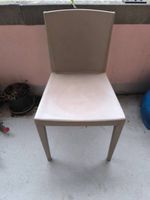 Deux chaises beiges