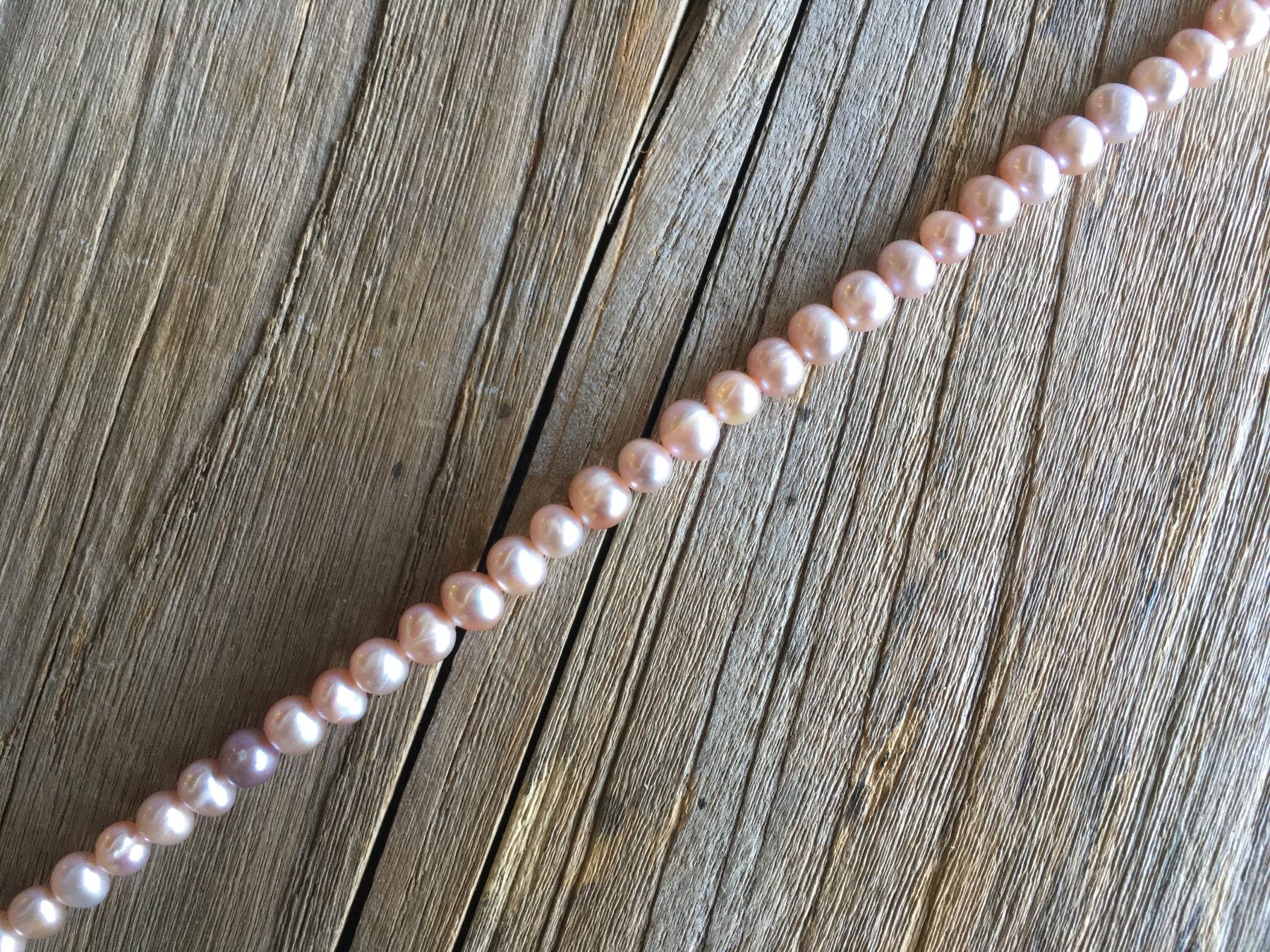 Catenine: PERLEN KETTENSTRANG LACHS  PERLEN ca. 7mm / LÄNGE 38cm – Nuovo e nell'imballaggio originale da Aesch ZH venduto da LiquidAktion 4