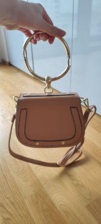 Handtasche wenige Male angezogen