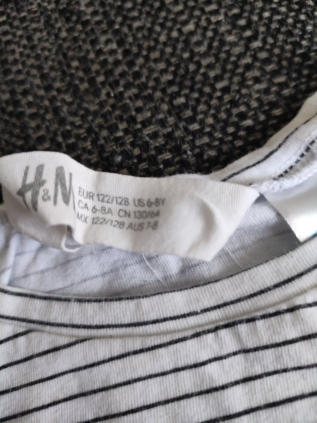 H&M Camicette, T-shirt & Top: H&M Peppa Top Gr 122/128 – Usato da Zollikerberg venduto da pethetiti 2