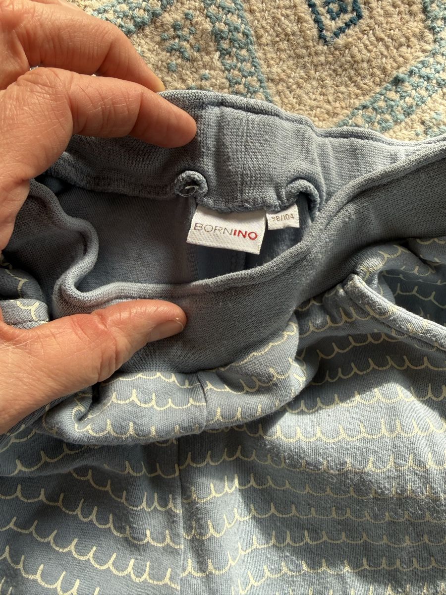 Hosen: Jogginghose von Bornino Grösse 98 / 104 – Gebraucht aus Münchenstein von nuk2018 1