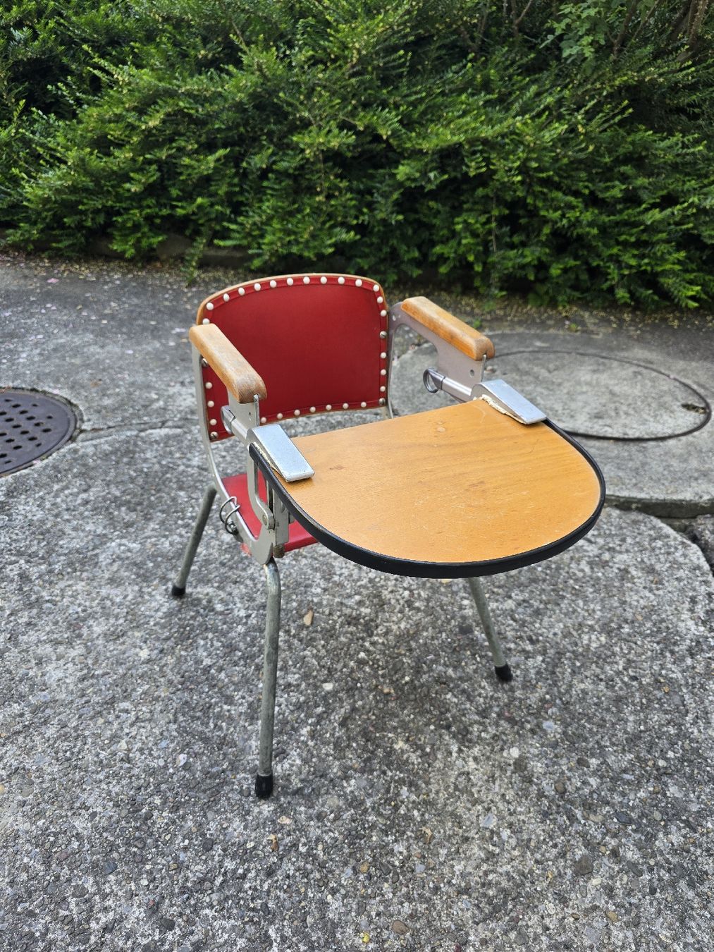 Stühle: Vintage Th. Röschli Kinderstuhl Tischsitz – Gebraucht aus Uster von DuVaekkedeMig