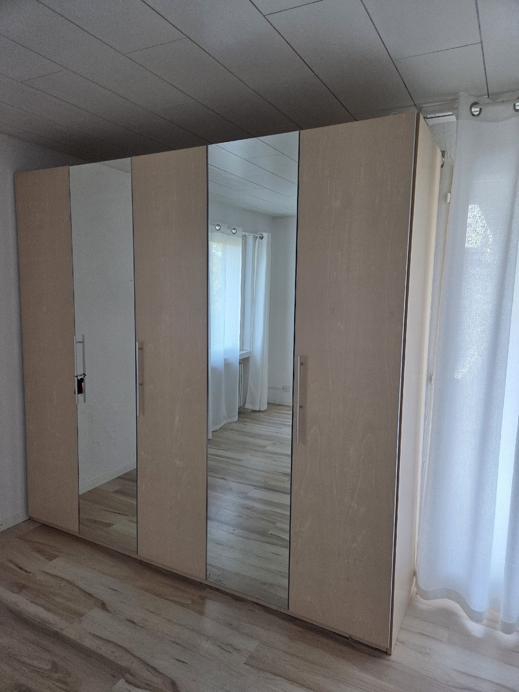 Armoires: Kleiderrschrank 5türig – D'occasion à Dietwil par mb54