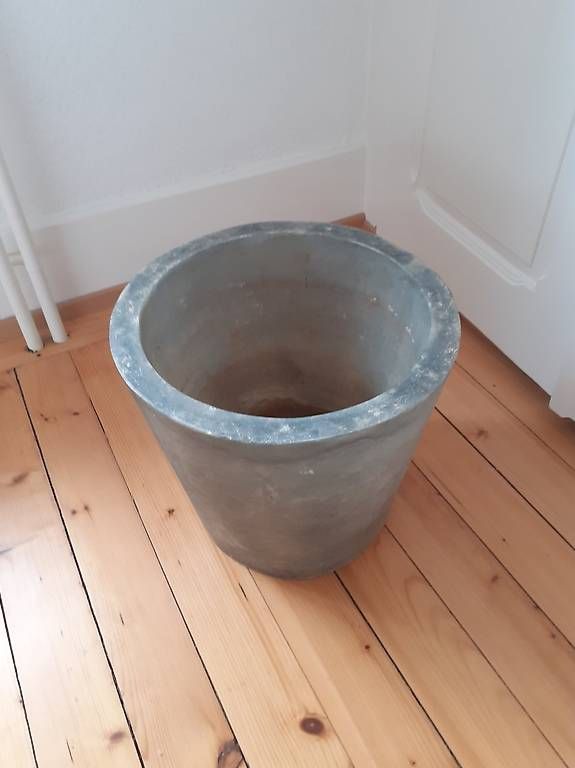 Vasi per fiori: Cache-pot en résine – Usato da Lausanne venduto da nma_b7dk