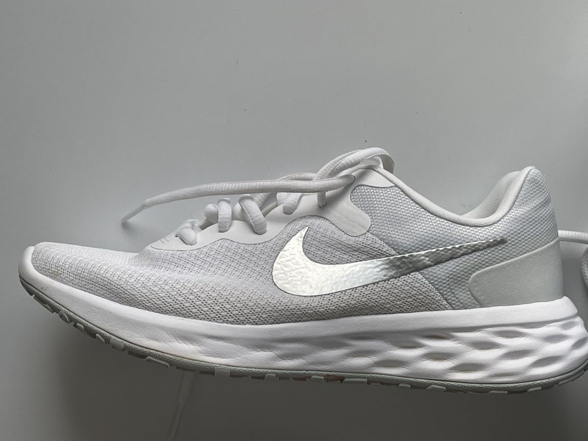 Nike Scarpe da donna: Nike Sneaker basic in weiss Gr. 40 (eher 39) – Usato da Gockhausen venduto da AnneT07 1