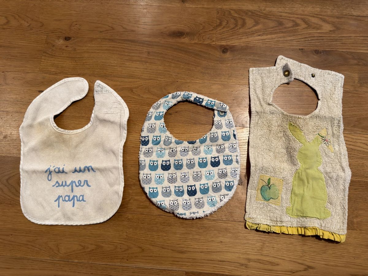 Pasti del neonato: 3er Set Baby Lätzchen / Latz / Sudli – Usato da Oberkirch LU venduto da LoVelo3