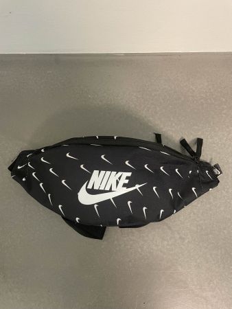 Coole Nike Hüfttasche, schwarz-weiss, neuwertig!