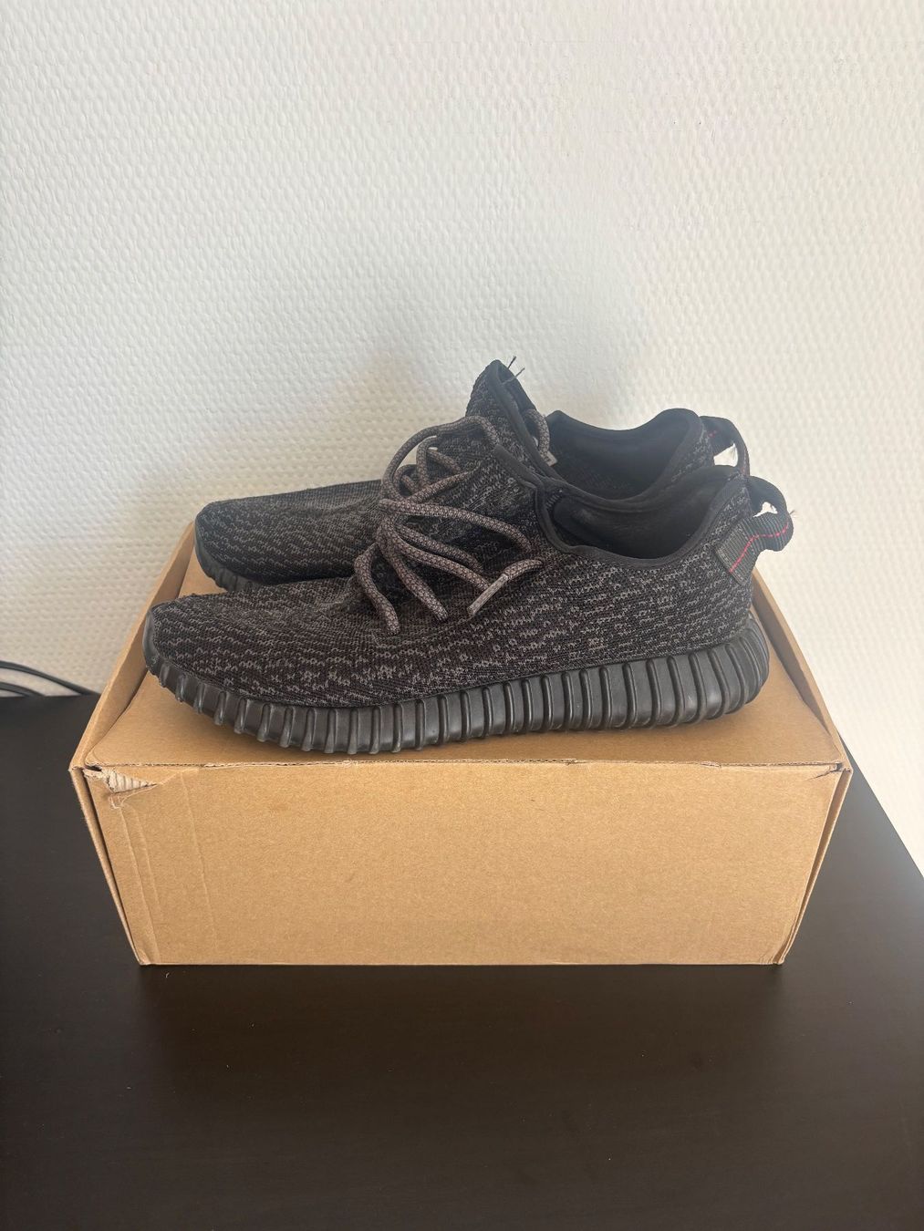 Adidas Scarpe da uomo: Yeezy Pirate black – Usato da Bottmingen venduto da phi_5pfs