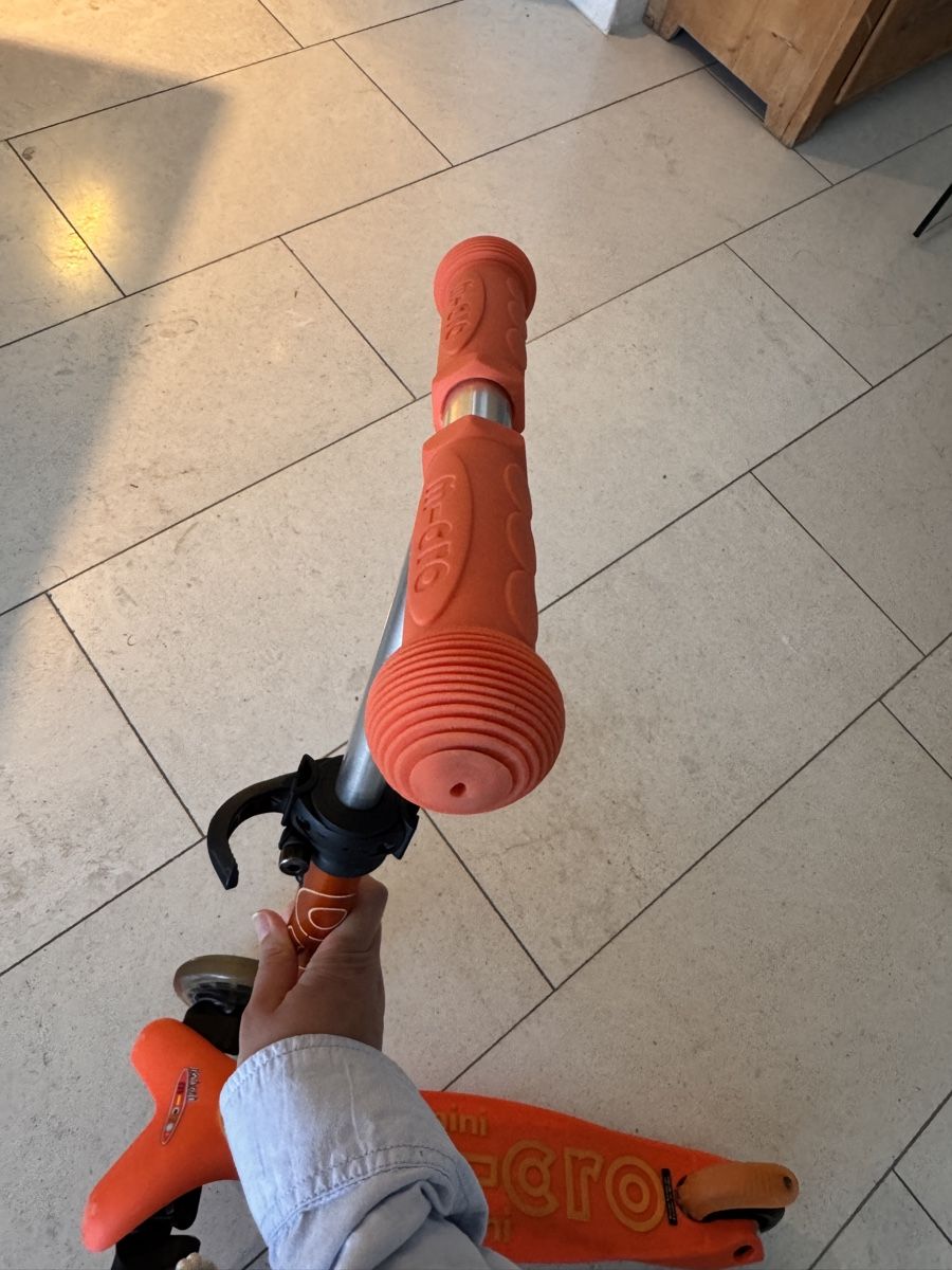 Giocattoli: Micro Mini Scooter - w/ wheel whizzer & bottle holder – Usato da Affoltern am Albis venduto da Pitu86 2