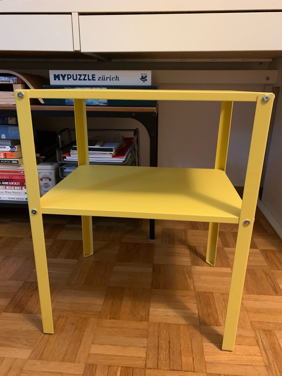 Comodini: Yellow Side Table Two Tier Good Condition – Nuovo (secondo la descrizione) da Zürich venduto da mag_r62k