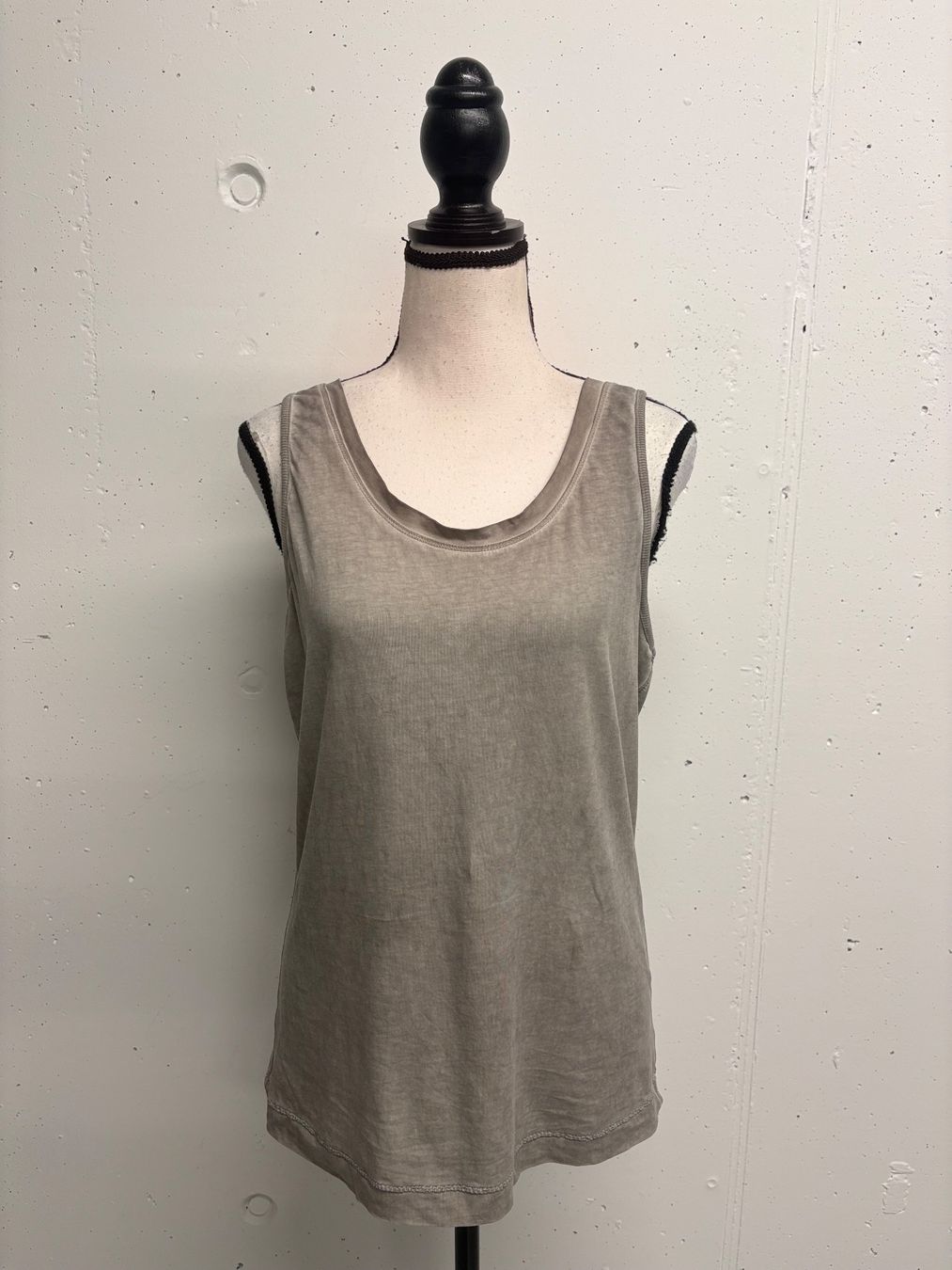 Nile Top: Nile Tanktop grau Gr. L Baumwolle Batik Top – Nuovo (secondo la descrizione) da Regensdorf venduto da secondchancefashion