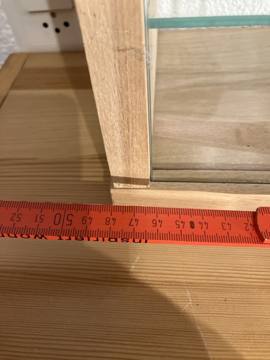 Vitrinen: Vitrine Holz ca. H49x B48X T17cm – Gebraucht aus Spreitenbach von Strolch 2