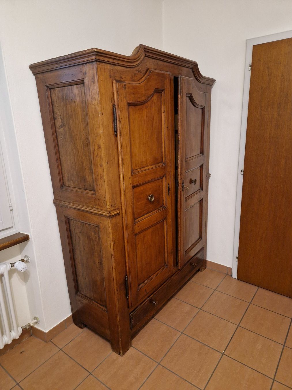 Schränke: Armadio in noce – Gebraucht aus Bellinzona von pietro1953 1