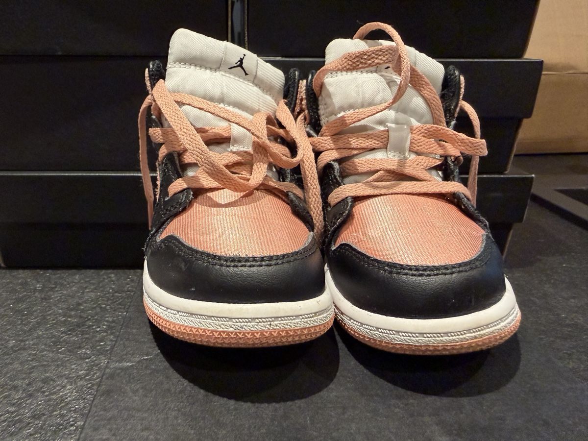 Jordan Scarpe per ragazzi: Baskets Jordan 1 Mid 9C (26) – Usato da Villaz-St-Pierre venduto da pepe86 1