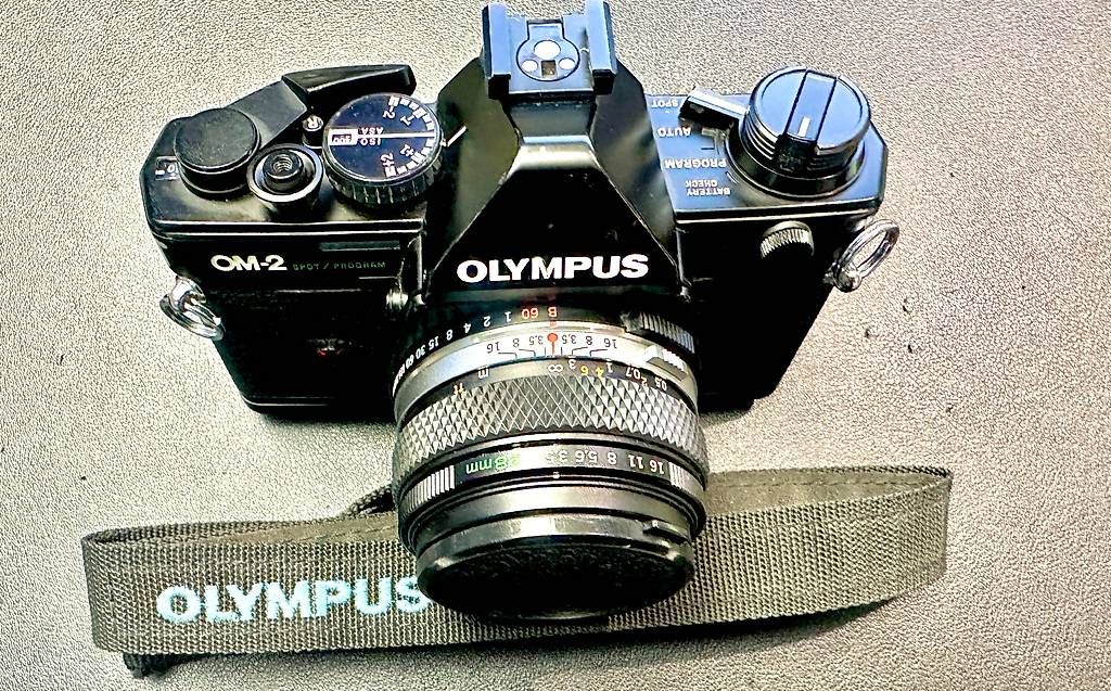 Olympus Fotocamera: Olympus OM-2 Spot / Program – Usato da Bulle venduto da SpeedprintArt 1
