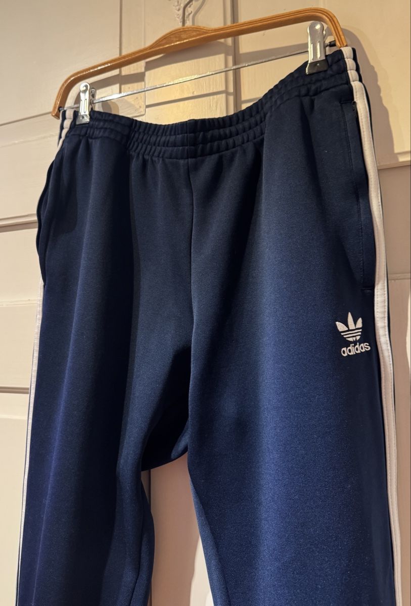 Adidas Pantaloni: Adidas, Hose, L, dunkelblau – Usato da St. Gallen venduto da Cagliari2015 1