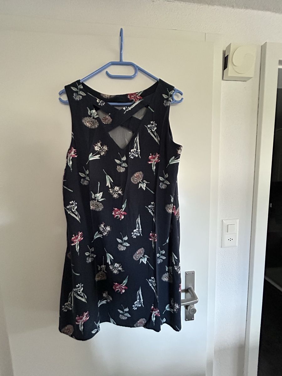 S.Oliver Vestiti: Sommerliches Kleid mit Blumenmuster s. Oliver – Usato da Leuzigen venduto da nora999 2