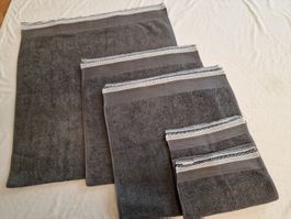 Frottier-Set mit Spitzen Handarbeit