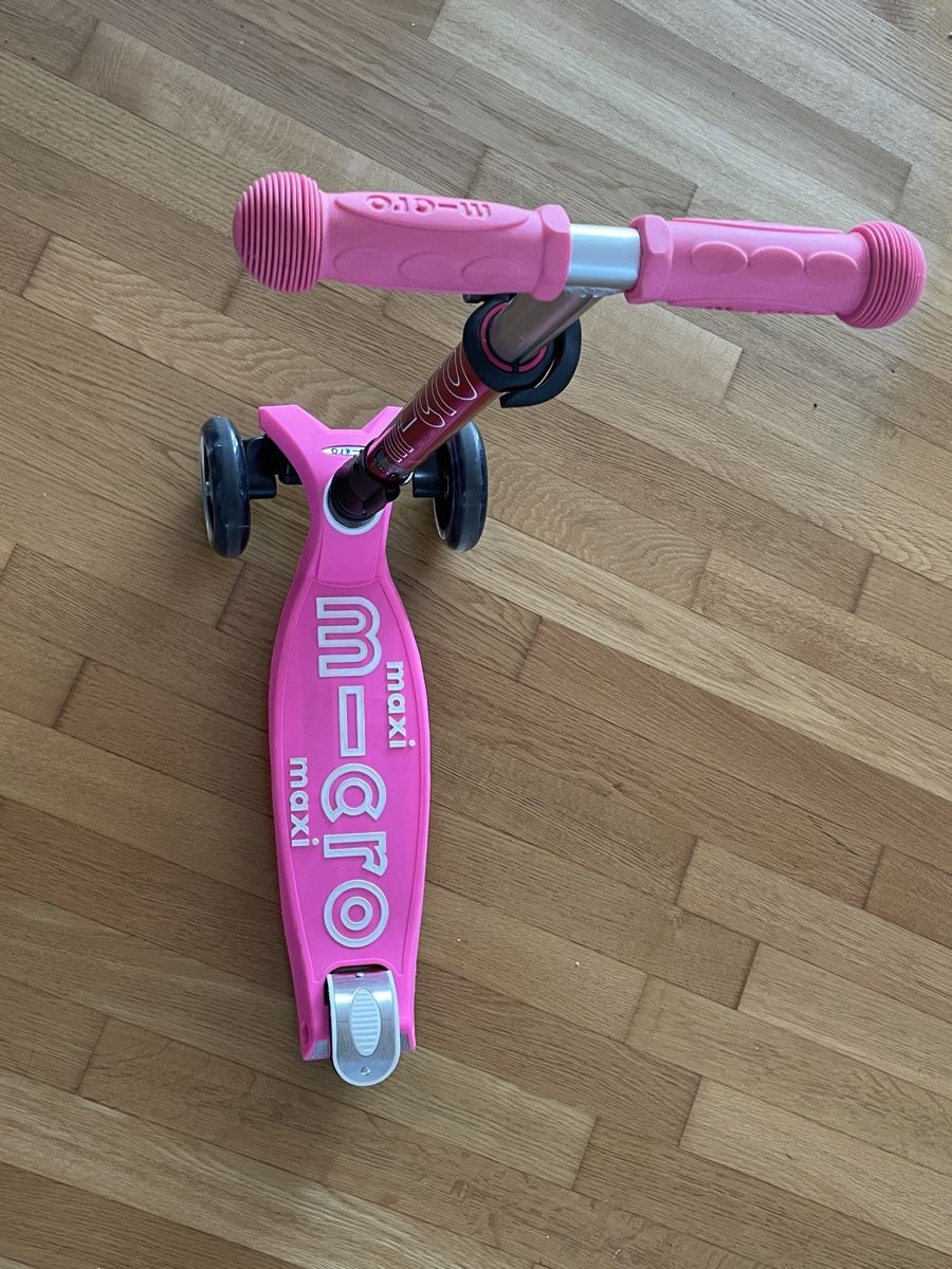Micro Kickboard: Micro Maxi Deluxe Foldable LED – Usato da Zug venduto da Batusai 1