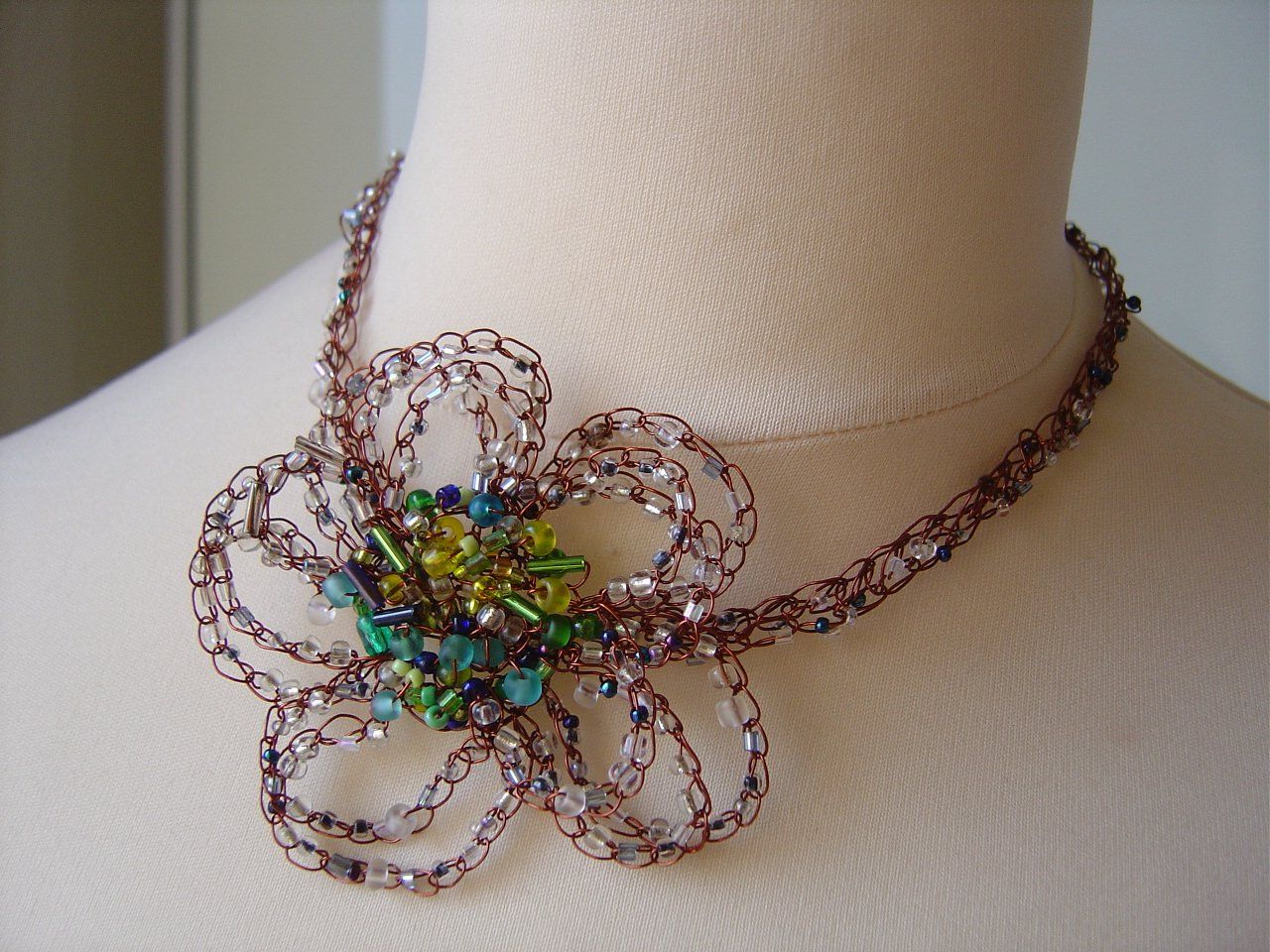 Catenine: Wunderschöner Schmuck - Beadwork "Daisy" – Nuovo (secondo la descrizione) da Füllinsdorf venduto da Bantrybay