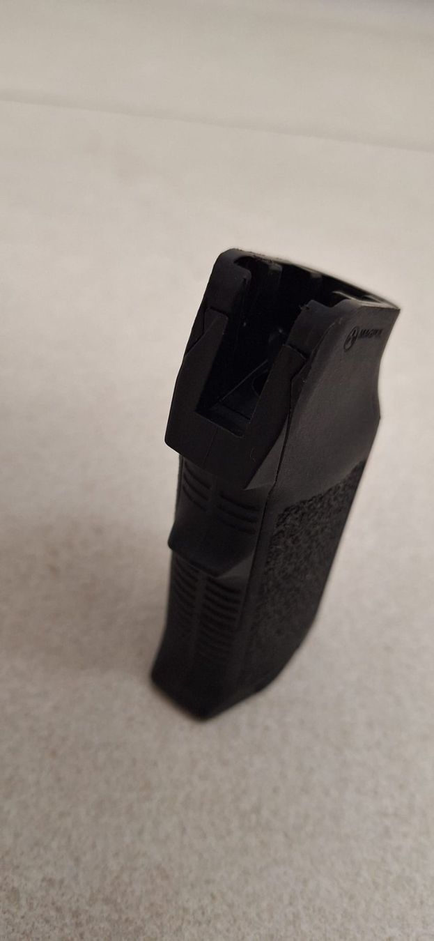 Supporti a parete: Magpul MIAD Griff – Usato da Winterthur venduto da Rockeeee 3
