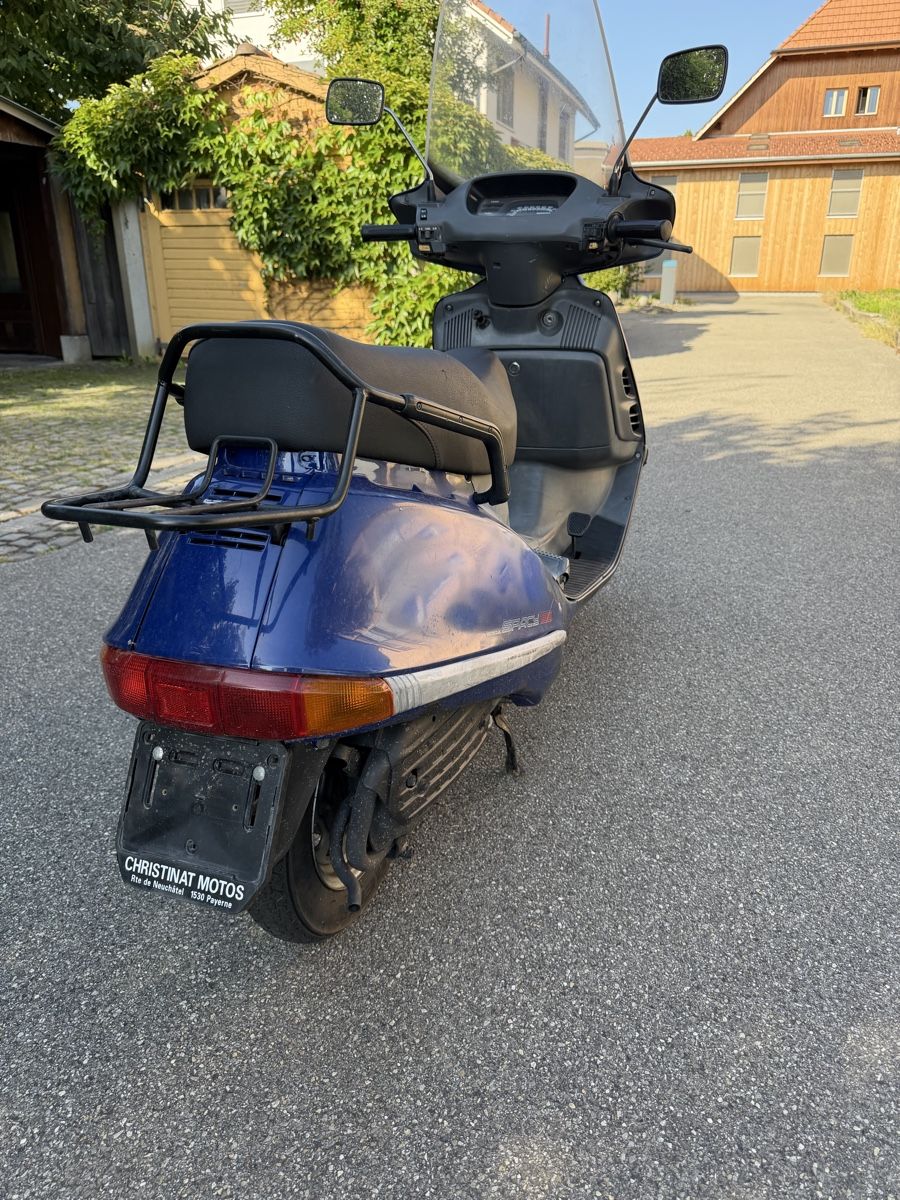 Honda Scooter: Honda Spacy 125cc Blau – Usato da Utzenstorf venduto da _.itallenny07._ 2