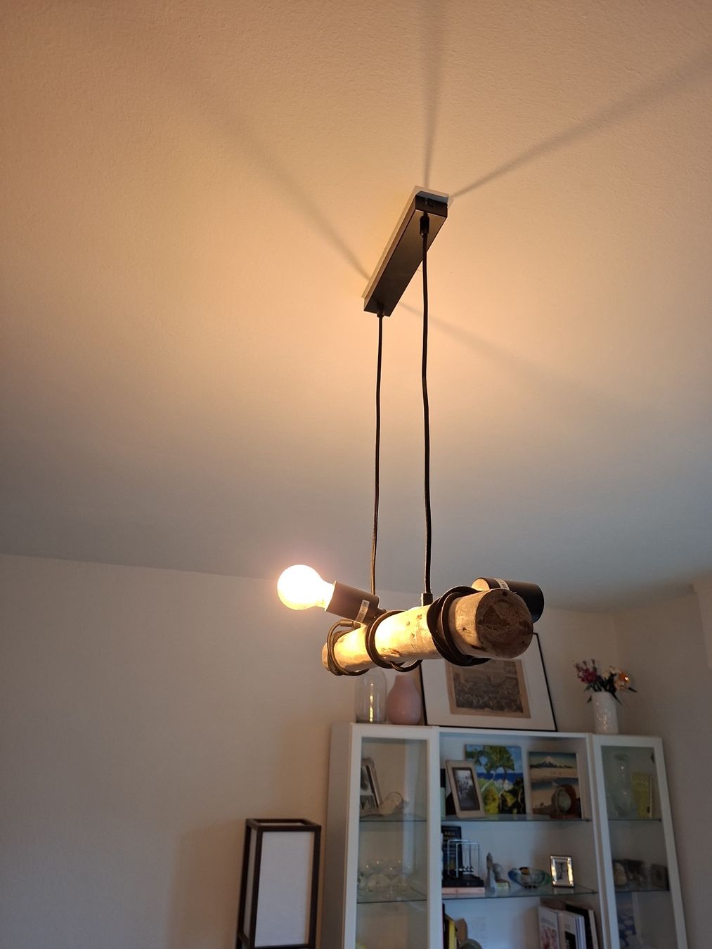 Lampadari & plafoniere: Schöne Deckenleuchte: Rustikale Holz Pendelleuchte – Usato da Zürich venduto da joh_5qf9 1
