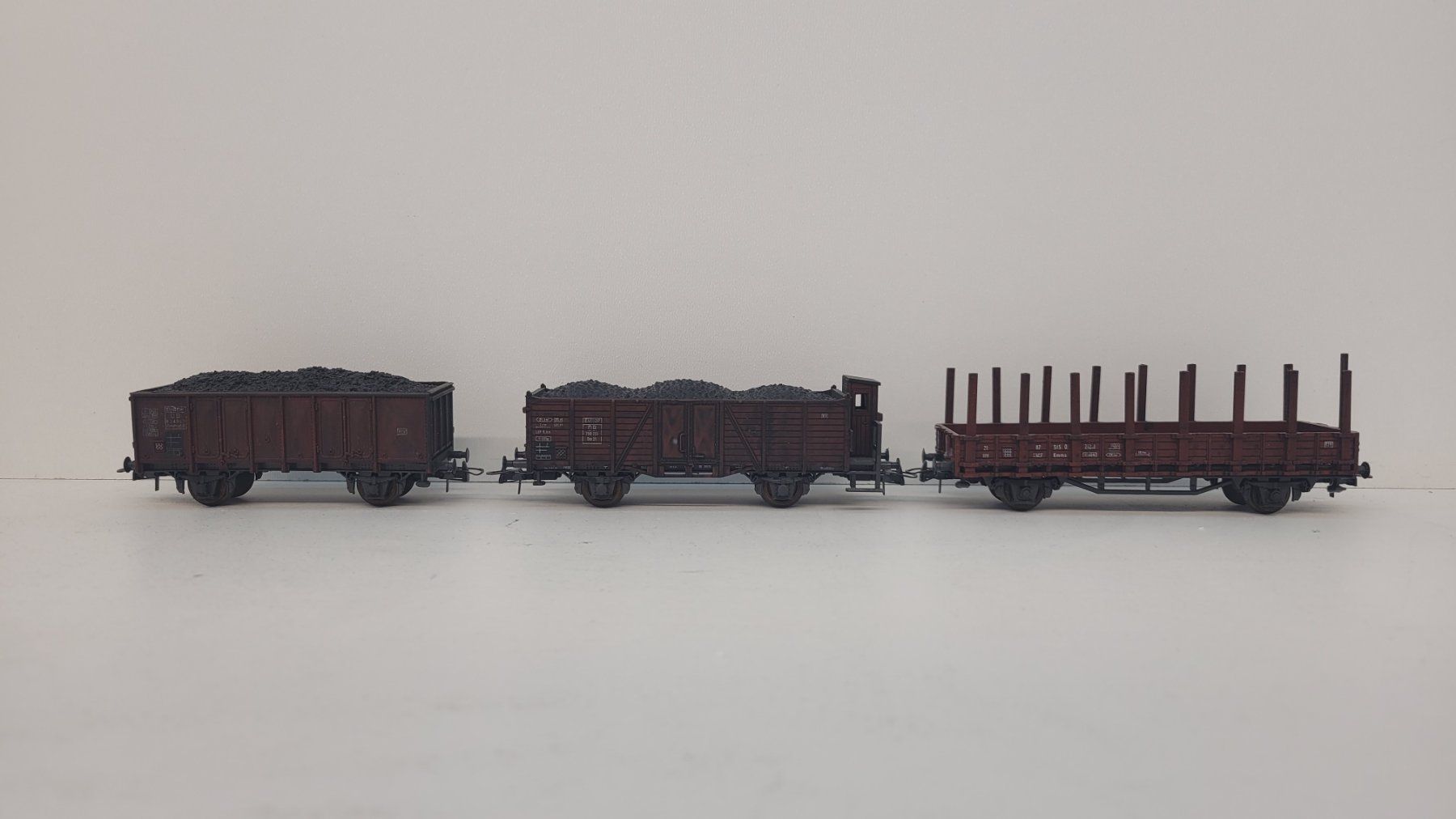Roco Modellini di ferrovie: Spur H0, Roco, 2 achsige Güterwagen DB – Usato da Büsserach venduto da ModellbahnDepot 2