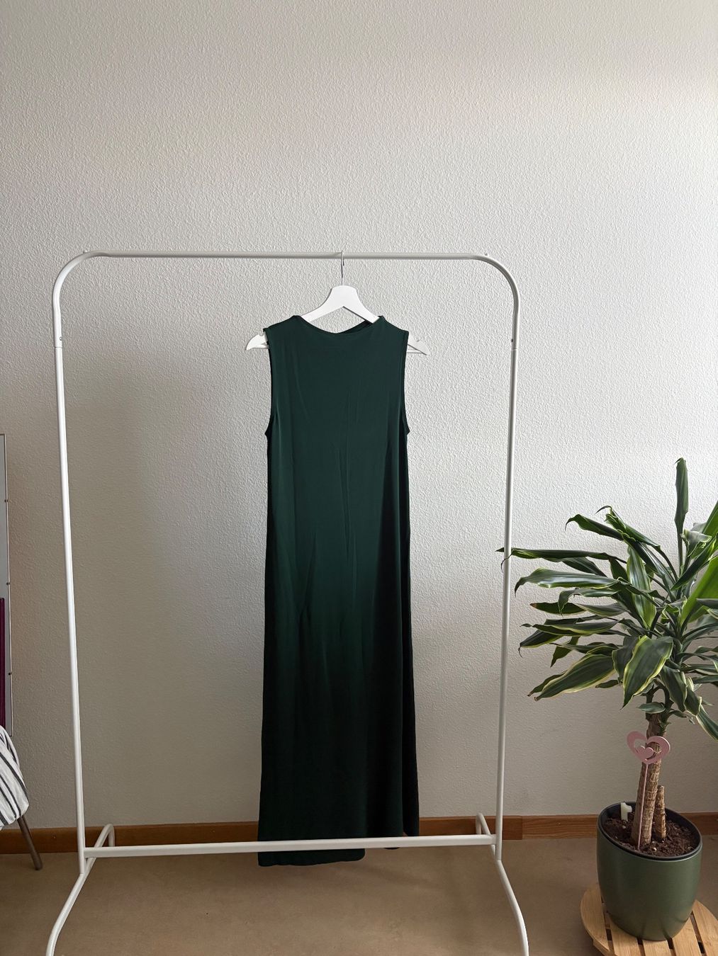 Cos Vestiti: Dunkelgrünes langes Kleid von COS – Usato da Zürich venduto da bbbggg 1