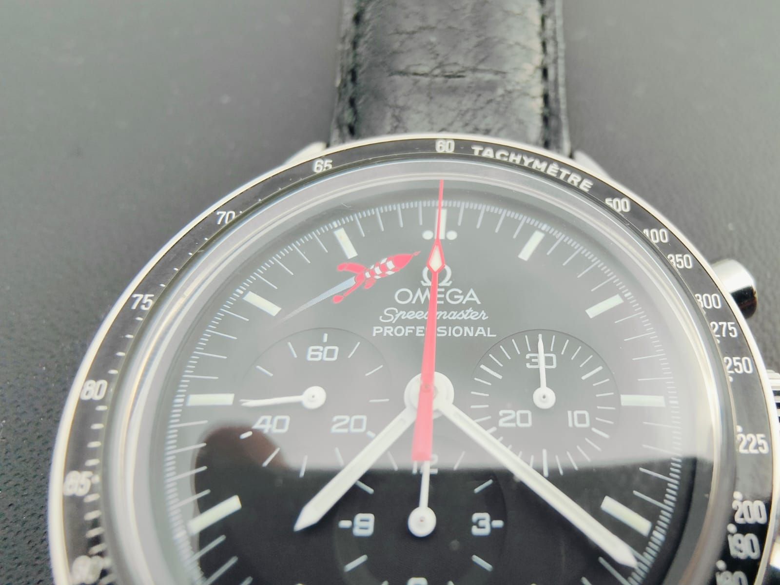 Omega Uhren: OMEGA SPEEDMASTER  – Neu (gemäss Beschreibung) aus Tuggen von  2