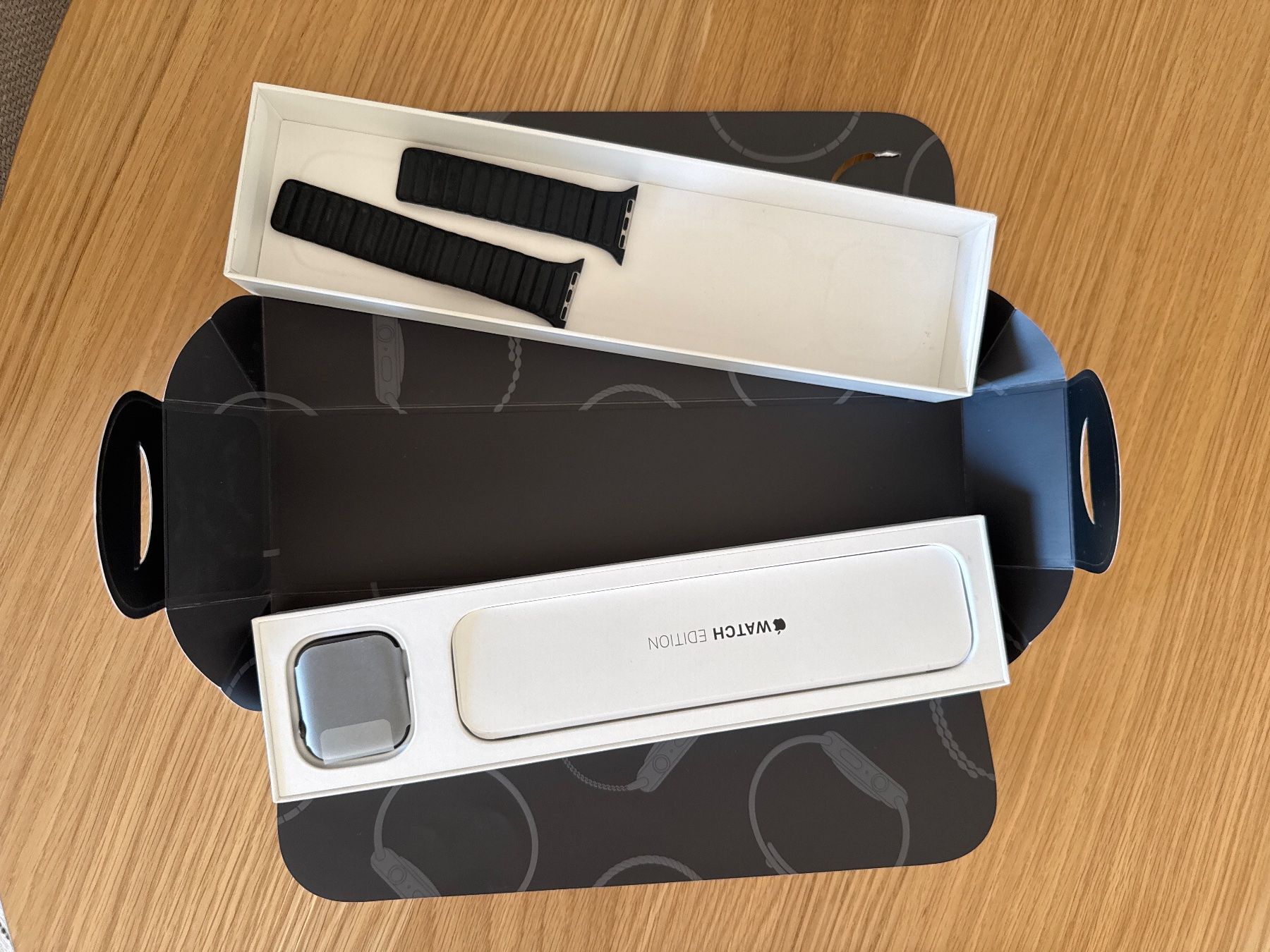 Apple Smartwatch: NEW Apple Watch Series 7 LTE Titanium Space Black – Neuf (Voir description) à Basel par behu1993 1