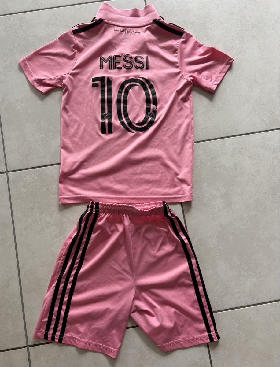 Scarpe, pantaloni & magliette da ginnastica: Fussballtrikot Inter Miami Messi 10 – Usato da Stilli venduto da dan_9y5z 1