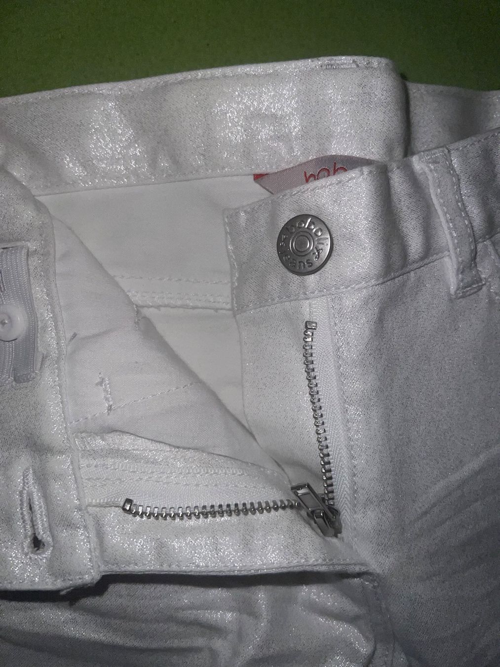 Pantaloni: Boboli Mädchen Hose Glitzer Weiss, Gr. 104 – Nuovo (secondo la descrizione) da Stetten AG venduto da Niki_74 3