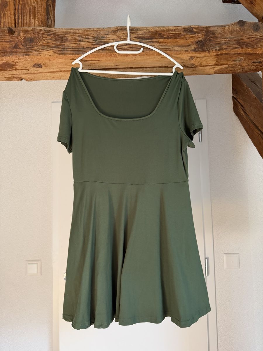 Vestiti: Robe verte avec short intégré XL – Nuovo (secondo la descrizione) da Concise venduto da mauranou._