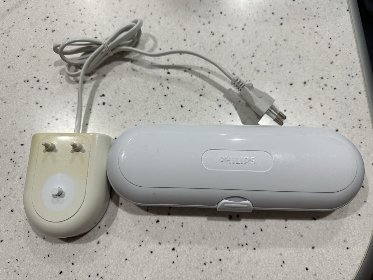 Philips Sonicare Cura dei denti: Philips Sonicare Schallzahnbürste – Usato da Widnau venduto da Tityos 2