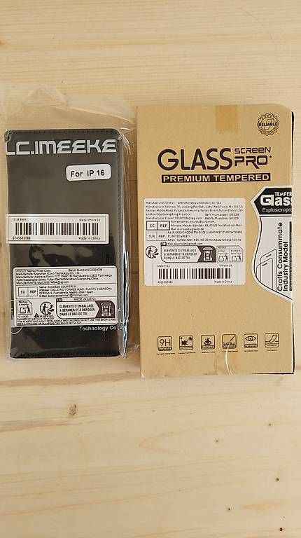 Coques & Protection écran: iPhone 16 Case & Screen Protector – Neuf avec emballage d'origine à Schmitten FR par AdibooGrizzly