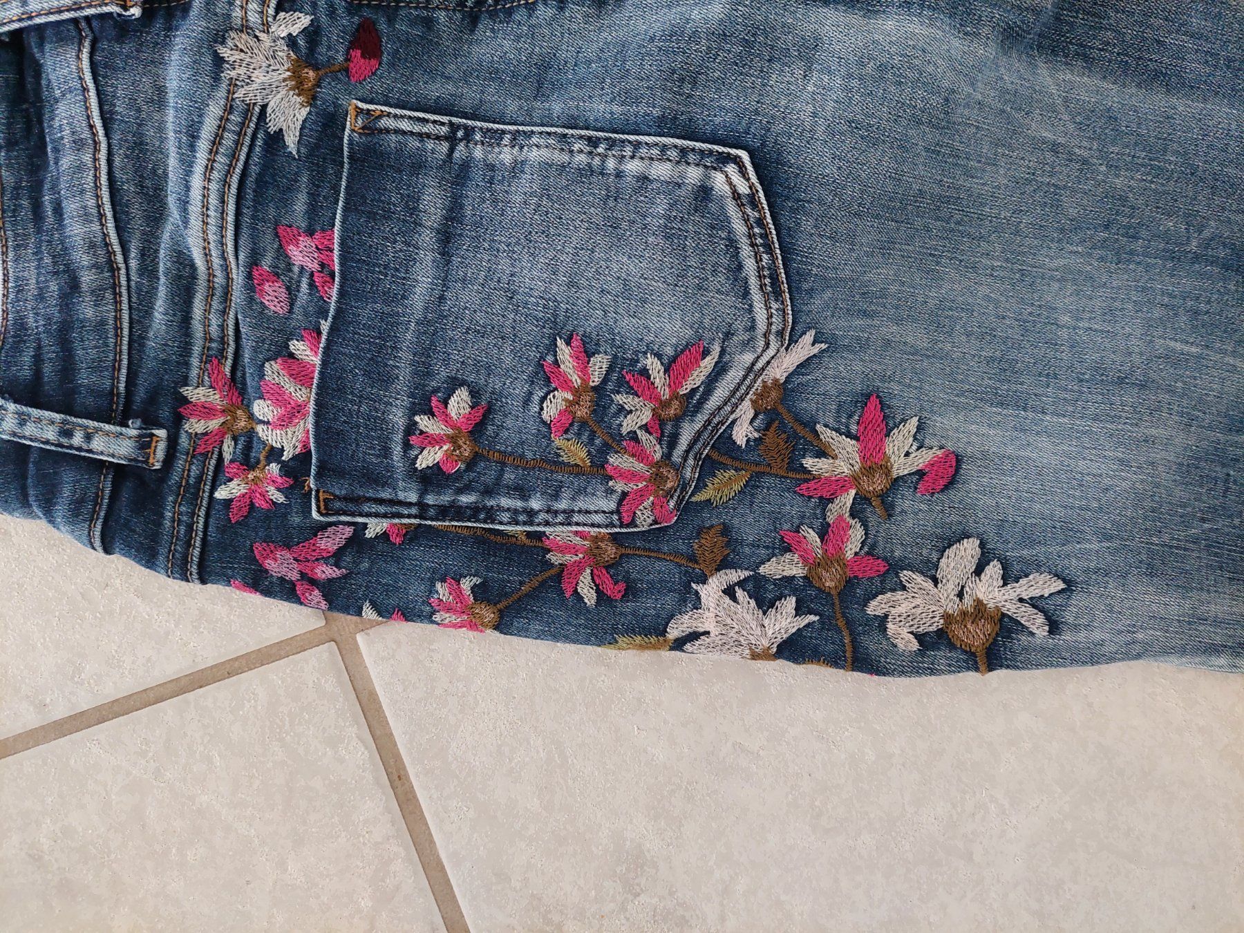 Desigual Jeans: Jeanshose Desigual Gr. 28 – Nuovo (secondo la descrizione) da Wil SG venduto da ram_c5j2 4