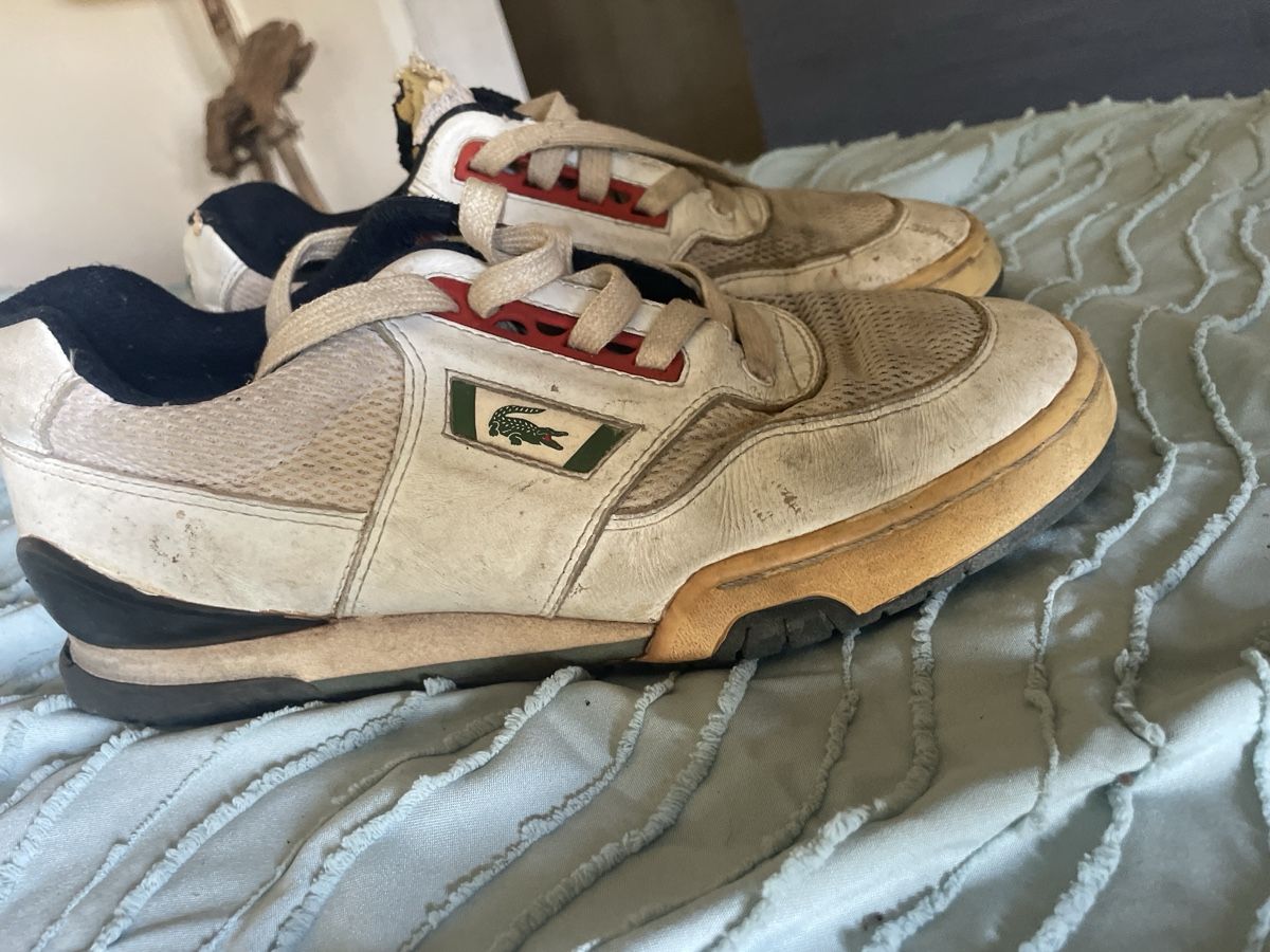 Lacoste Chaussures hommes: Baskets Lacoste blanc/rouge, pointure 42 – D'occasion à Meyrin par jul_km5p 1