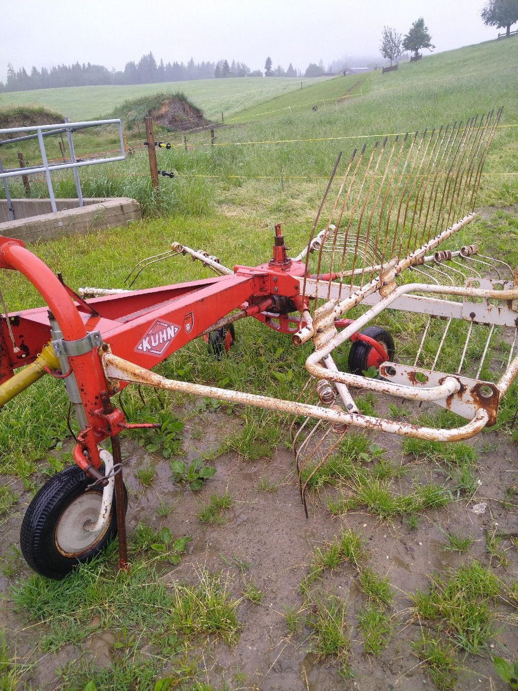 Alle Maschinen: Kuhn Kreiselschwader – Defekt aus Finsterwald LU von brun08 2