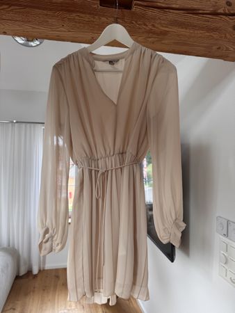 H&M Kleid beige mit langen Ärmeln Grösse XS Zustand gut