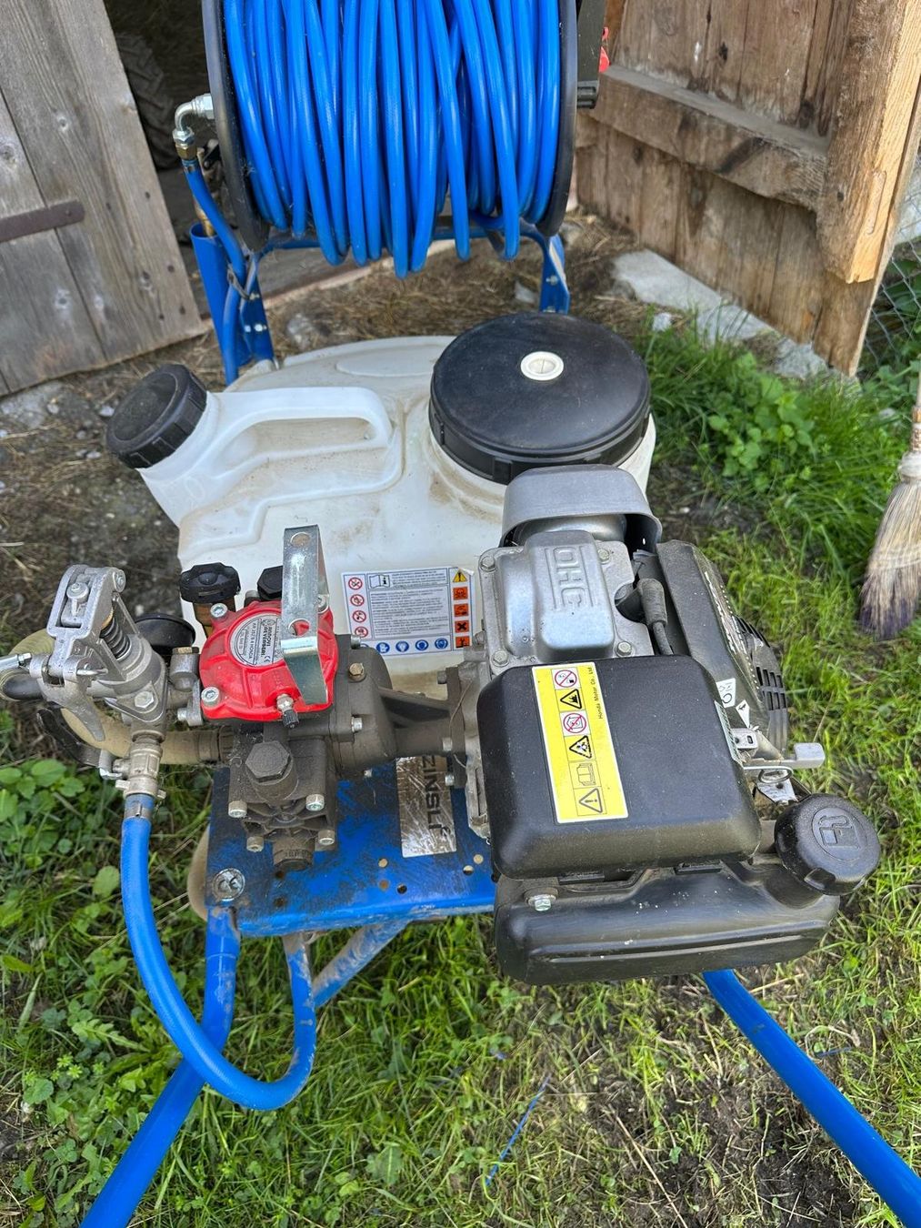 Tecnologia medica: Schubkarren-Sprühgerät Birchmeier mit AR 252 Benzin Honda – Usato da Bülach venduto da Naegelih 3