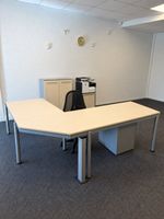 Bürotisch / Schreibtisch / Ecktisch helles Holz 200x200cm