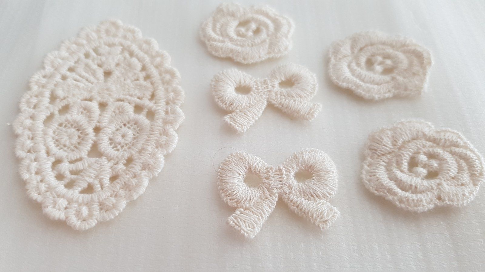 Tessuti: Spitze Applikation Set 6St Off/White. – Nuovo (secondo la descrizione) da Zürich venduto da ata_c8nh 6